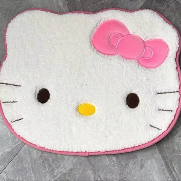 COPY - Hello Kitty Plush Bathmat White 22"” wide x 18"tall - Picture 8 of 9